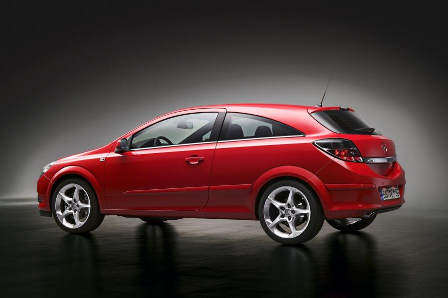  Opel Astra GTC 2005 года  (фото 45 из 212)
